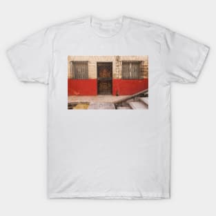 Up An Alleyway In The City © T-Shirt
